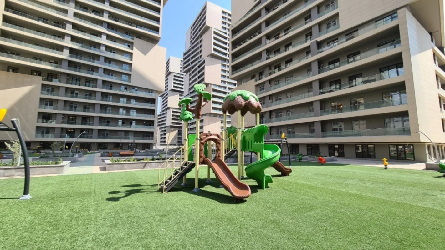 Kirayə verilir 2 otaqlı mənzil 105 m²