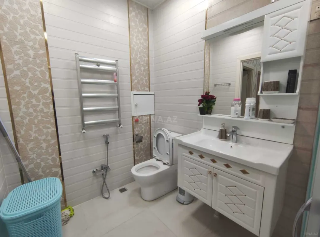 Kirayə verilir 2 otaqlı mənzil 105 m²