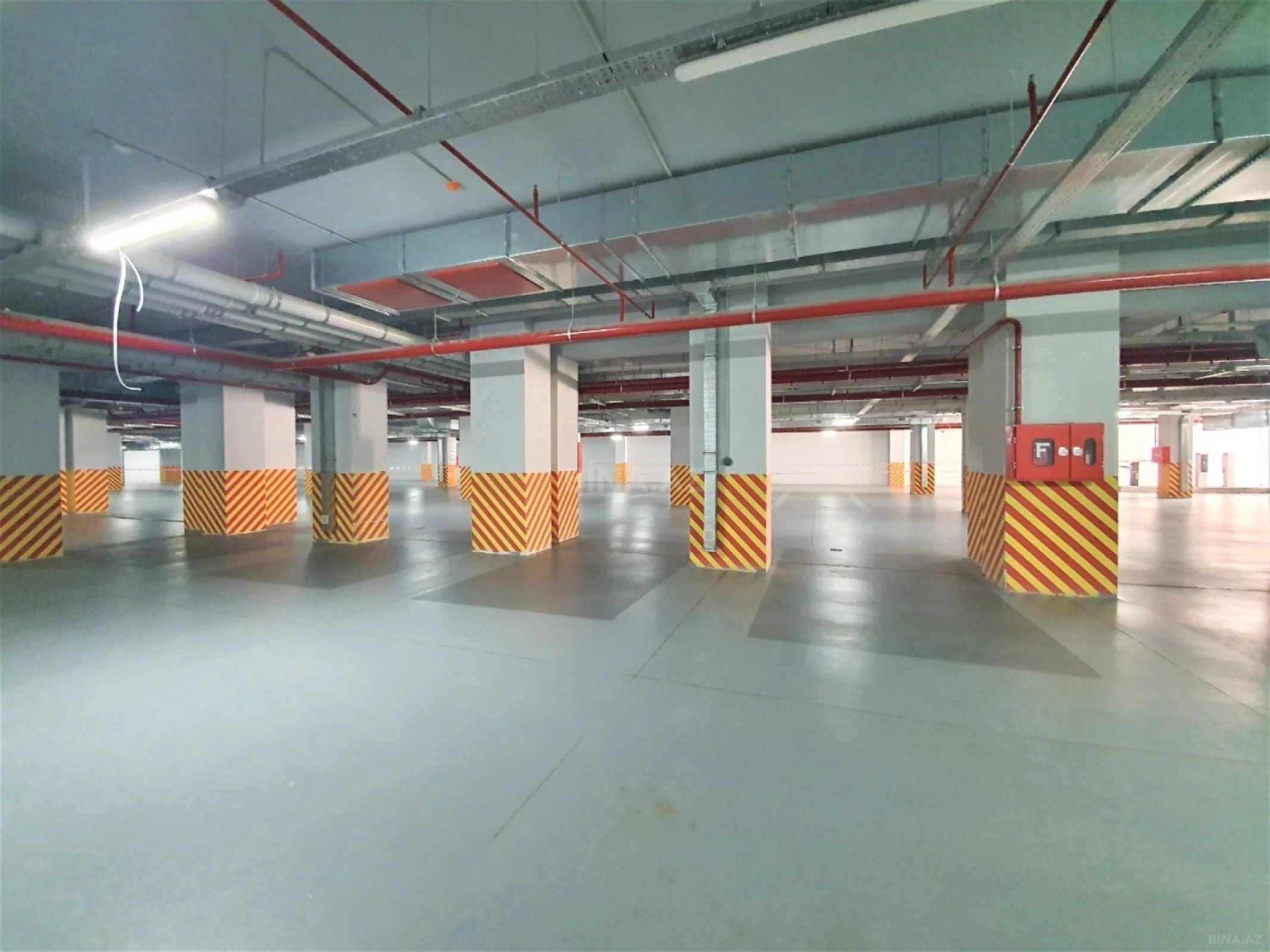 Kirayə verilir 2 otaqlı mənzil 105 m²