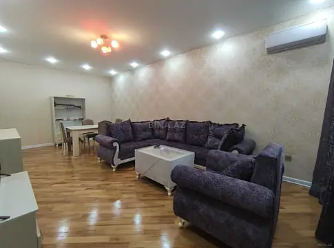 Kirayə verilir 2 otaqlı mənzil 105 m²