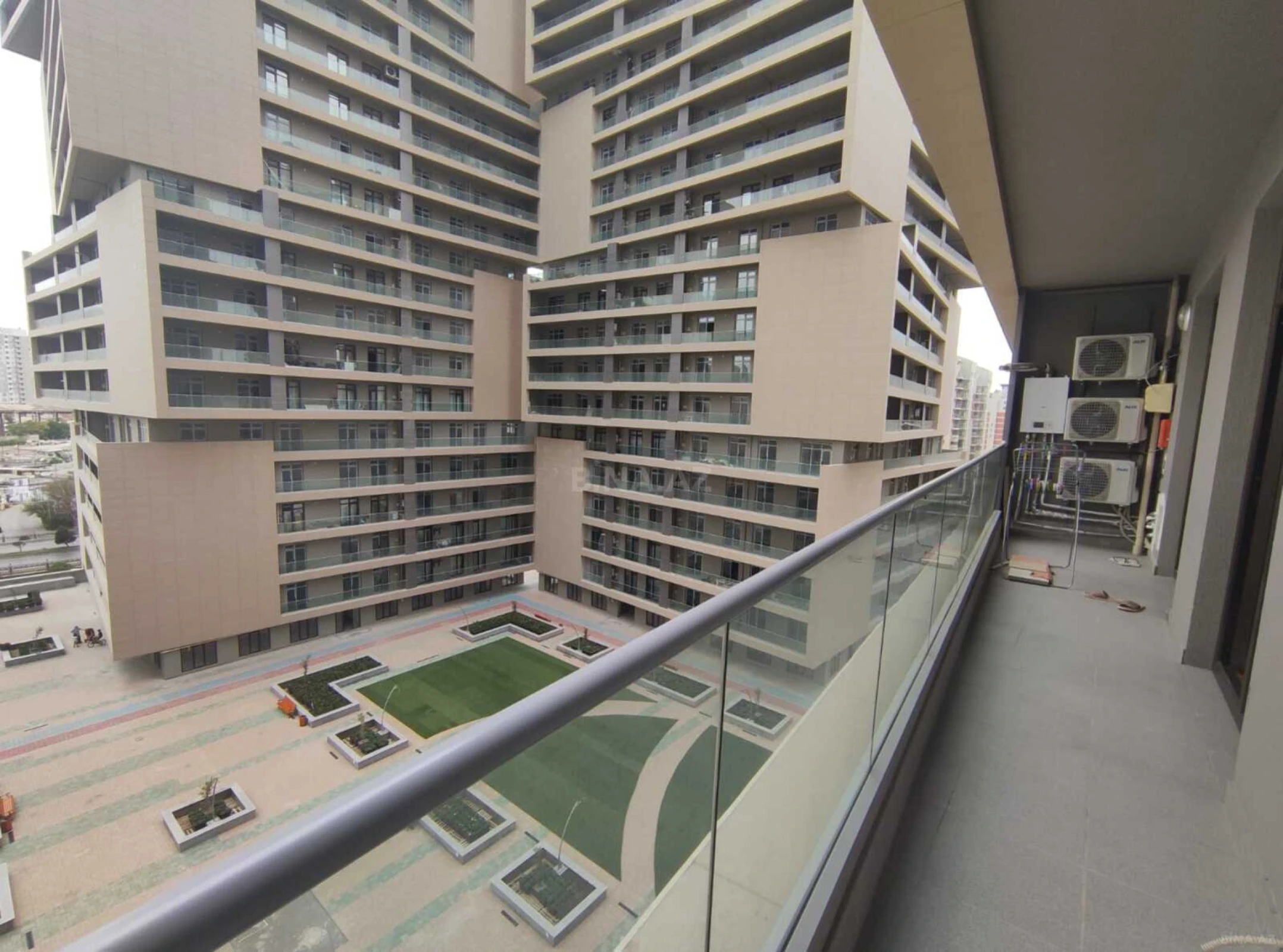 Kirayə verilir 2 otaqlı mənzil 105 m²