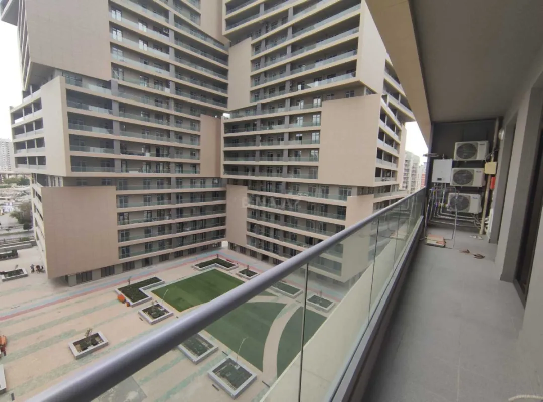 Kirayə verilir 2 otaqlı mənzil 105 m²