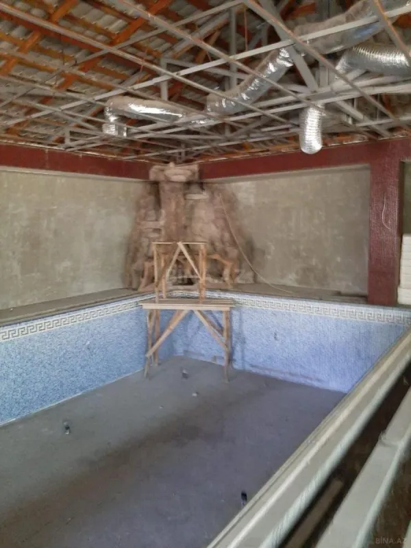 Satılır 9 otaqlı həyət evi 470 m²