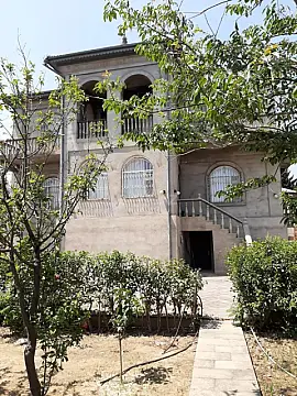Satılır 9 otaqlı həyət evi 470 m²