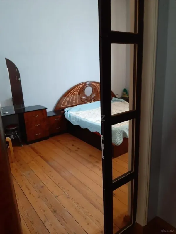 Satılır 9 otaqlı həyət evi 470 m²