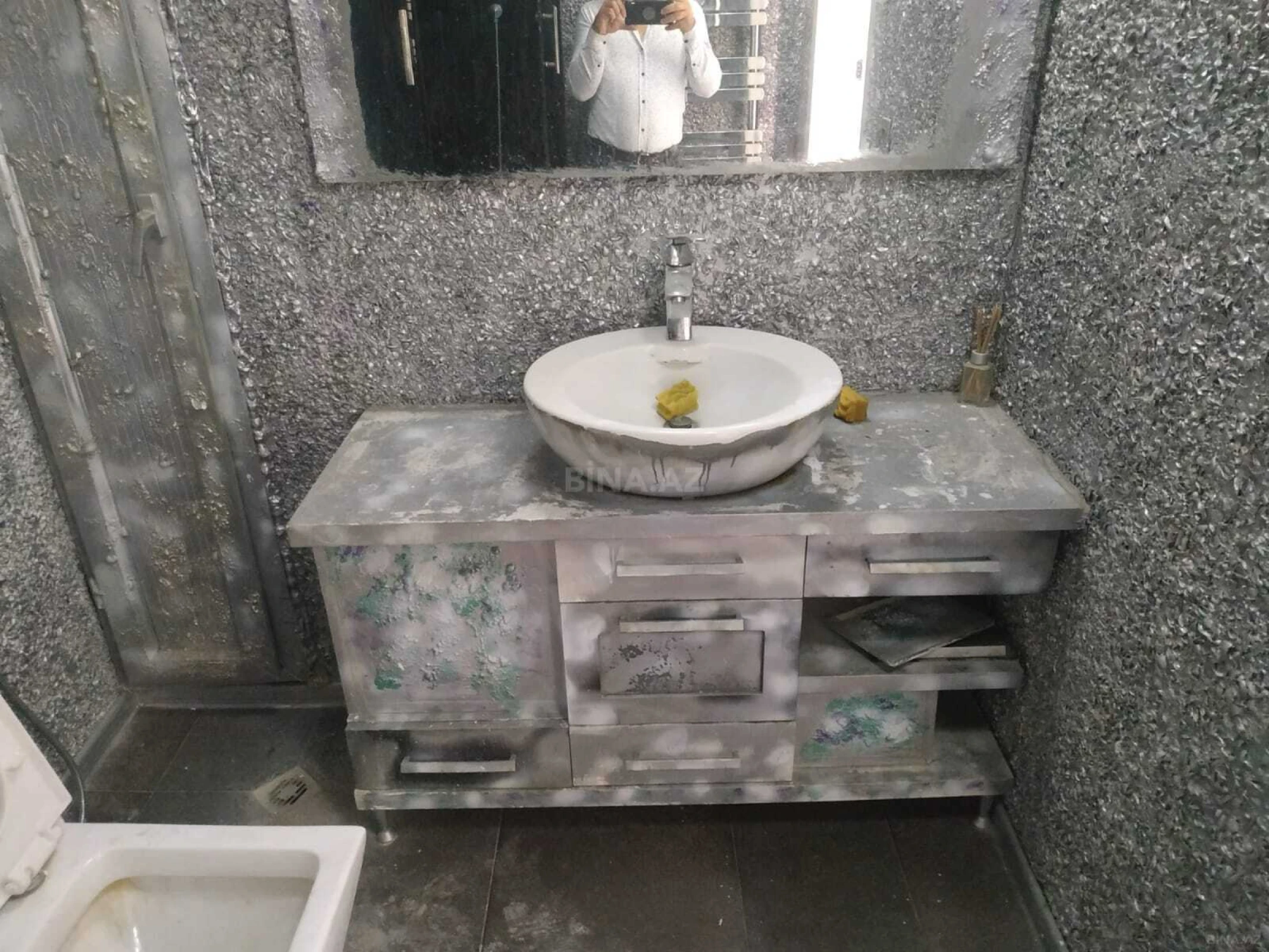 Satılır 2 otaqlı mənzil 125 m²
