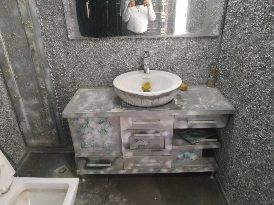 Satılır 2 otaqlı mənzil 125 m²