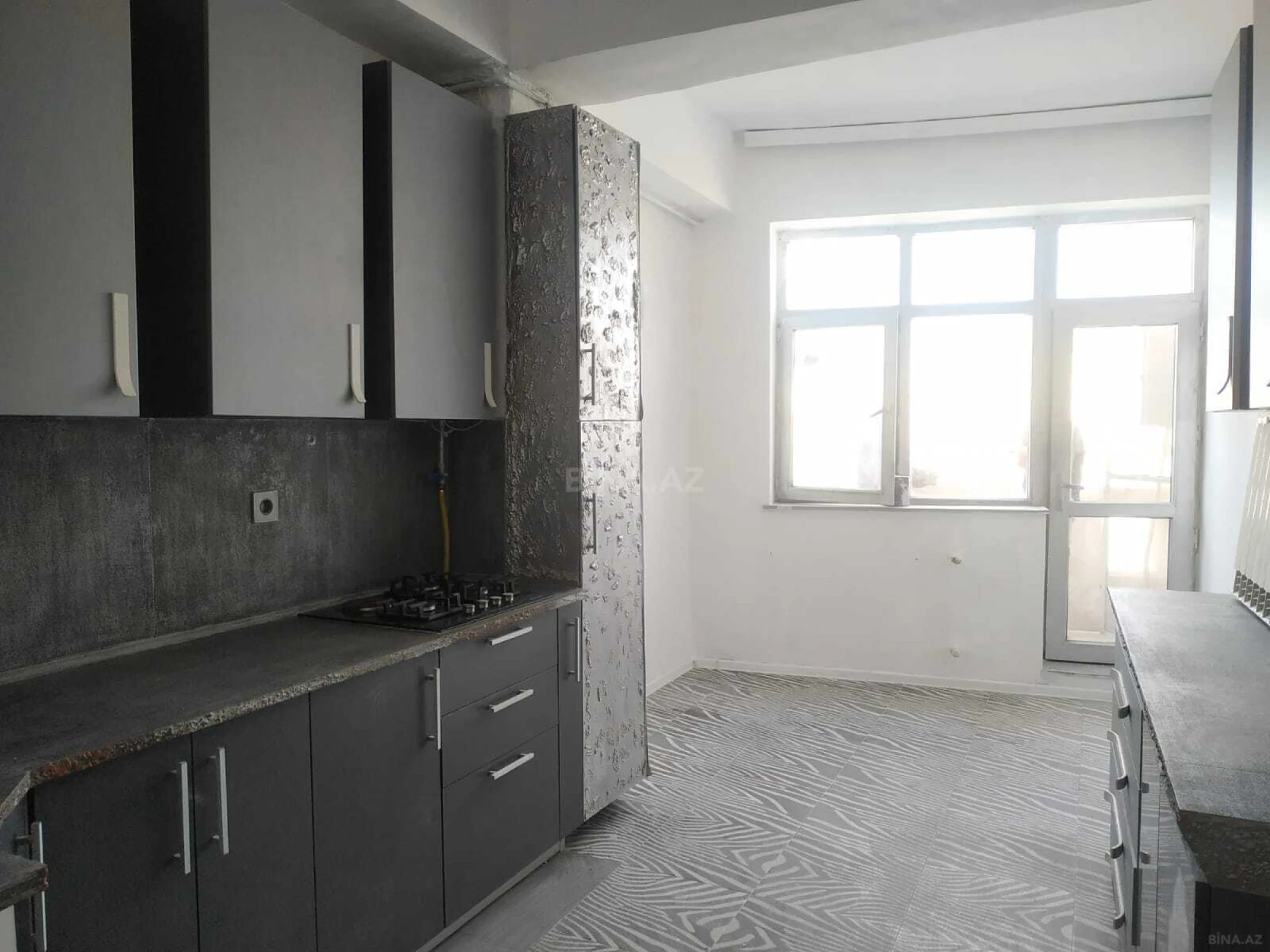 Satılır 2 otaqlı mənzil 125 m²