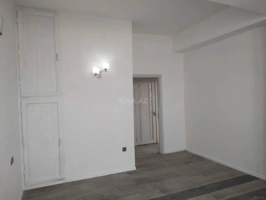 Satılır 2 otaqlı mənzil 125 m²