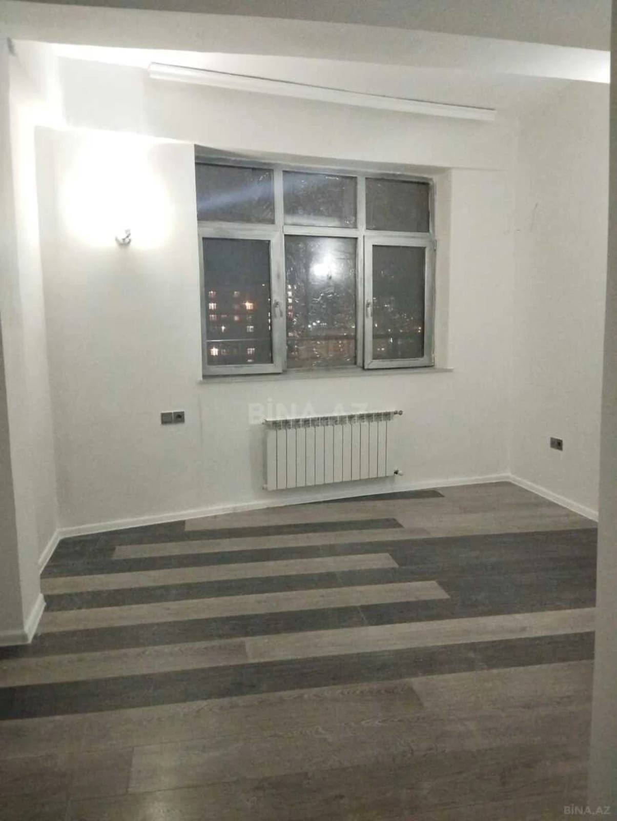 Satılır 2 otaqlı mənzil 125 m²