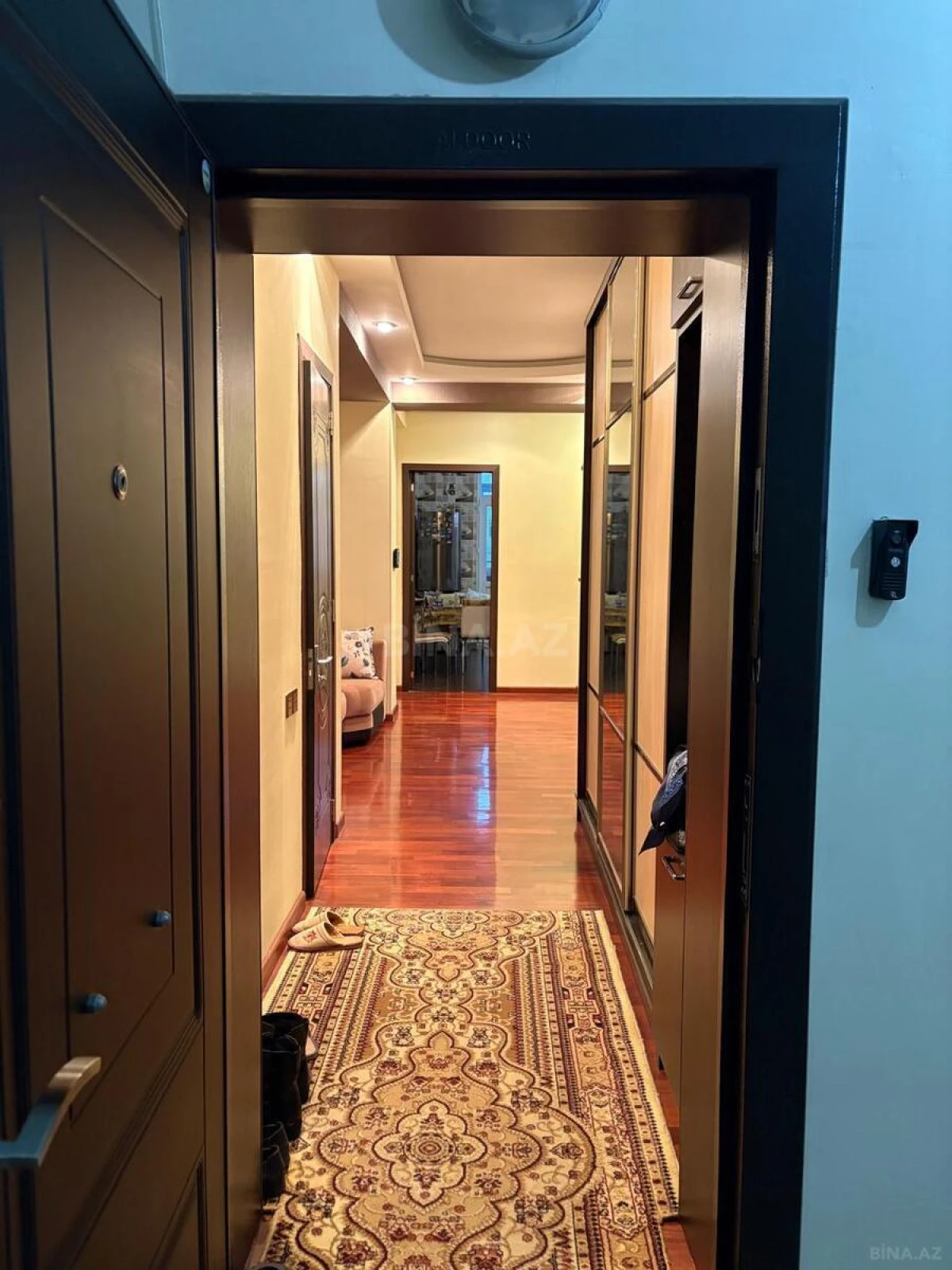 Satılır 2 otaqlı mənzil 91 m²