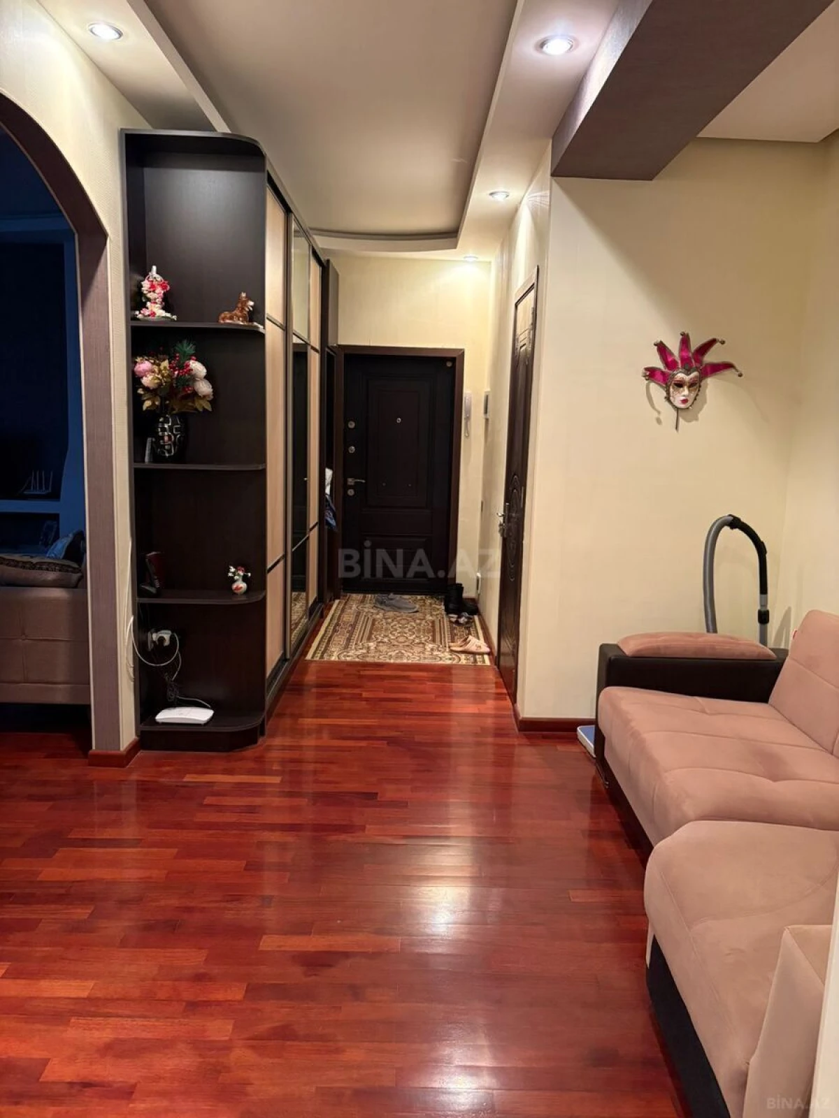 Satılır 2 otaqlı mənzil 91 m²