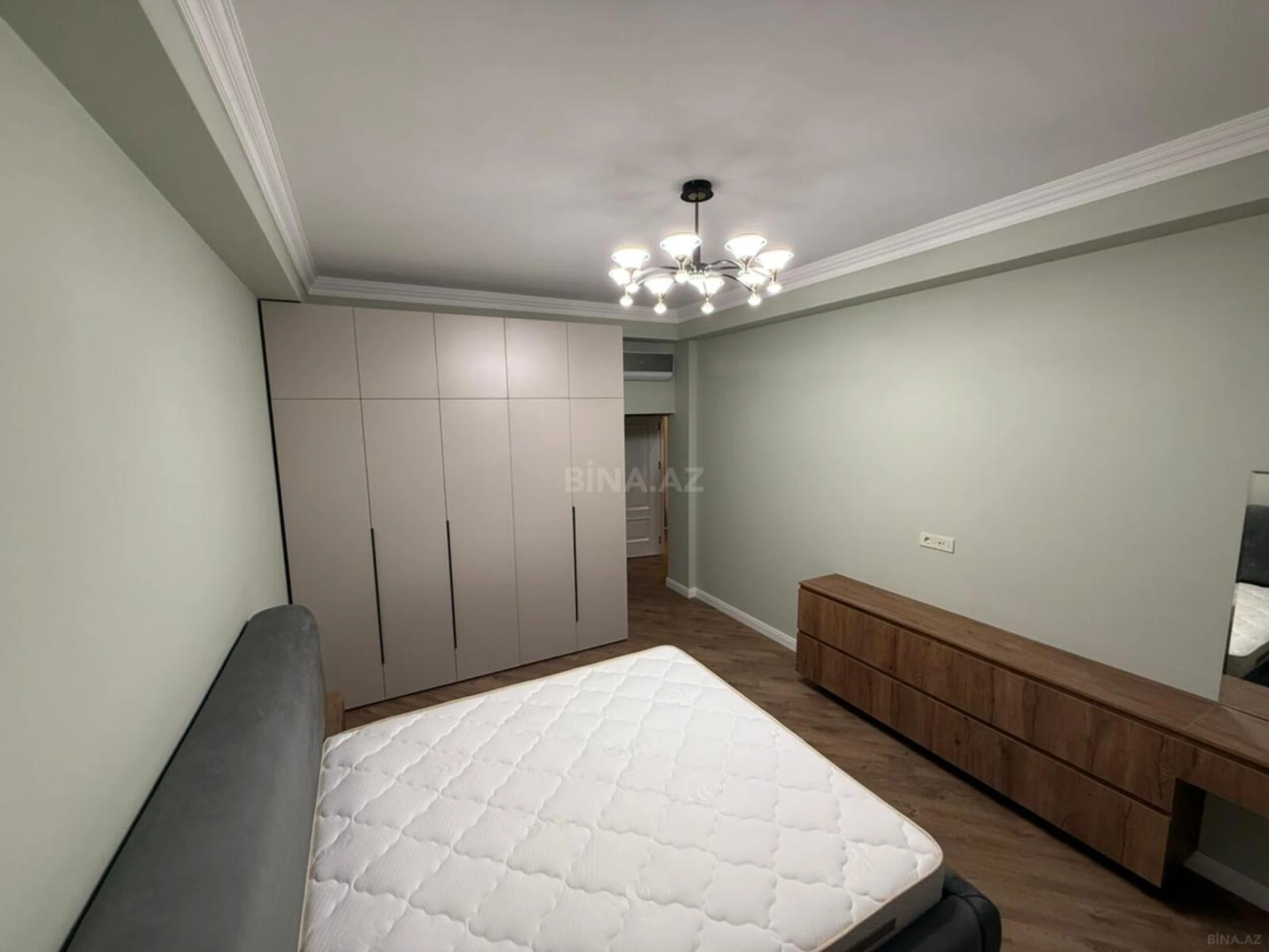 Kirayə verilir 3 otaqlı mənzil 120 m²