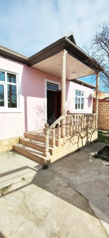 Satılır 3 otaqlı həyət evi 100 m²