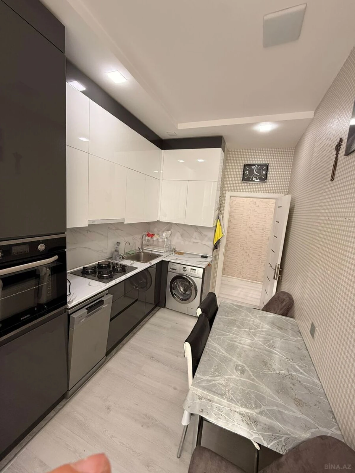 Kirayə verilir 2 otaqlı mənzil 68 m²