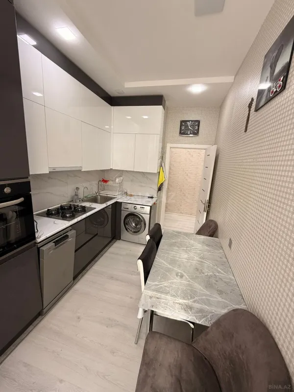 Kirayə verilir 2 otaqlı mənzil 68 m²