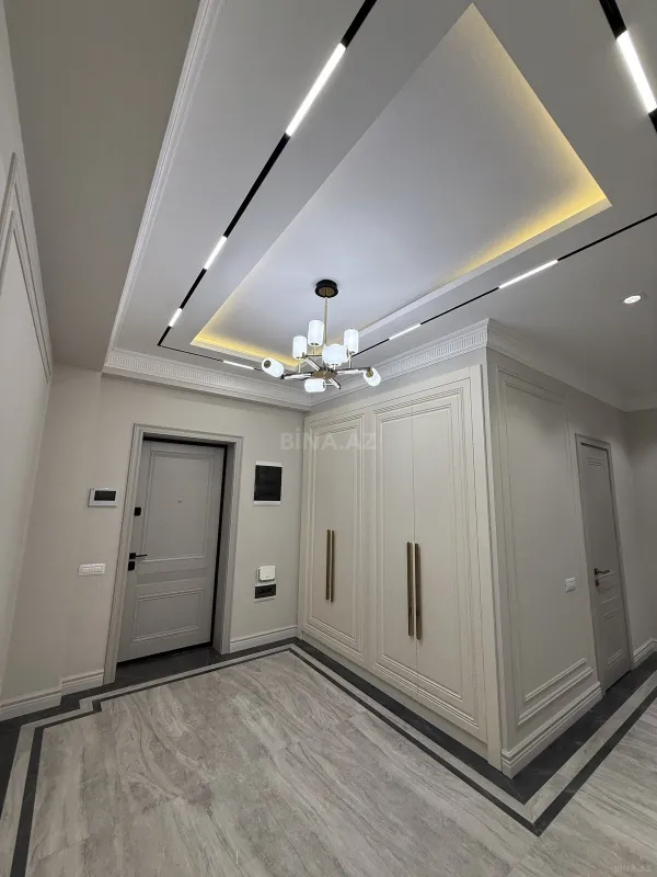 Satılır 3 otaqlı mənzil 145 m²