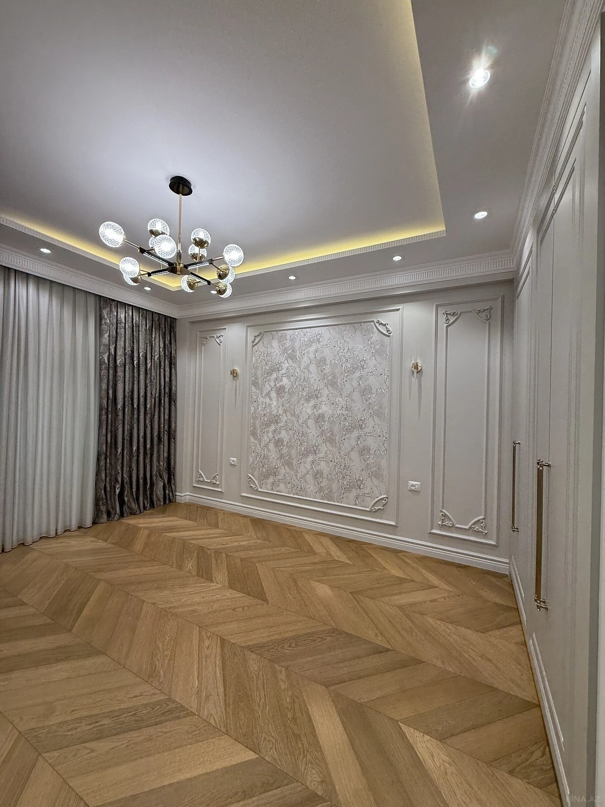 Satılır 3 otaqlı mənzil 145 m²