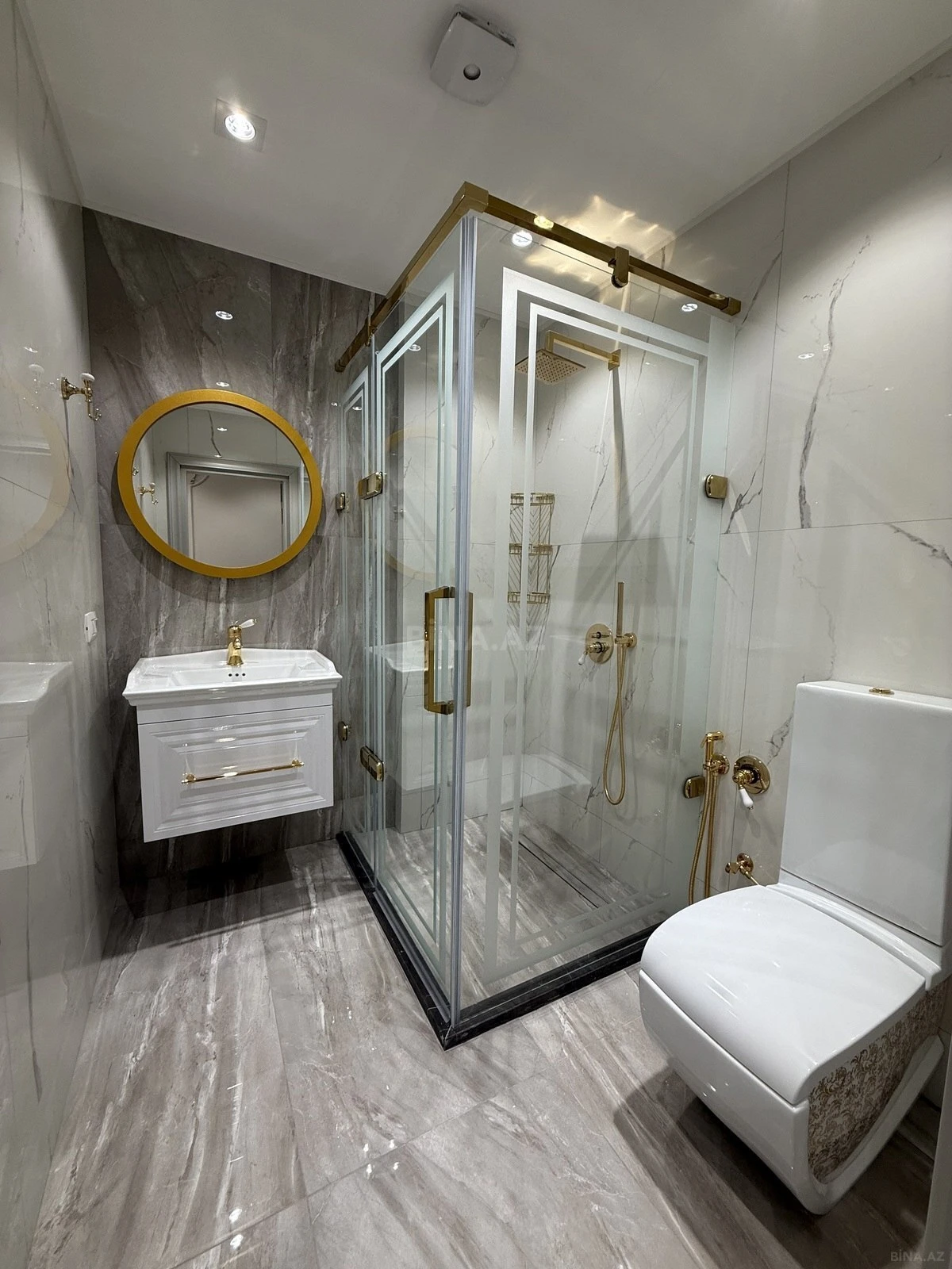 Satılır 3 otaqlı mənzil 145 m²