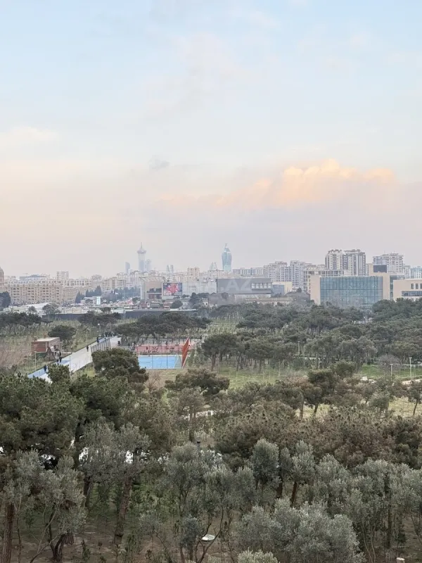 Satılır 3 otaqlı mənzil 145 m²