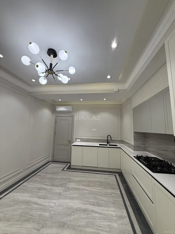 Satılır 3 otaqlı mənzil 145 m²