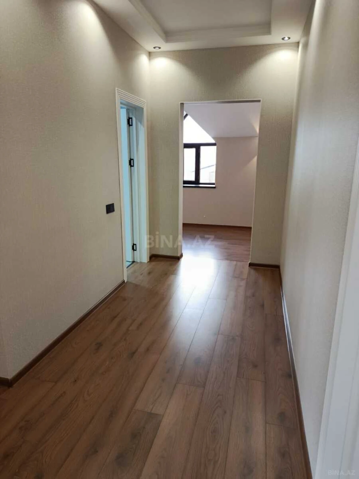 Satılır 4 otaqlı həyət evi 190 m²