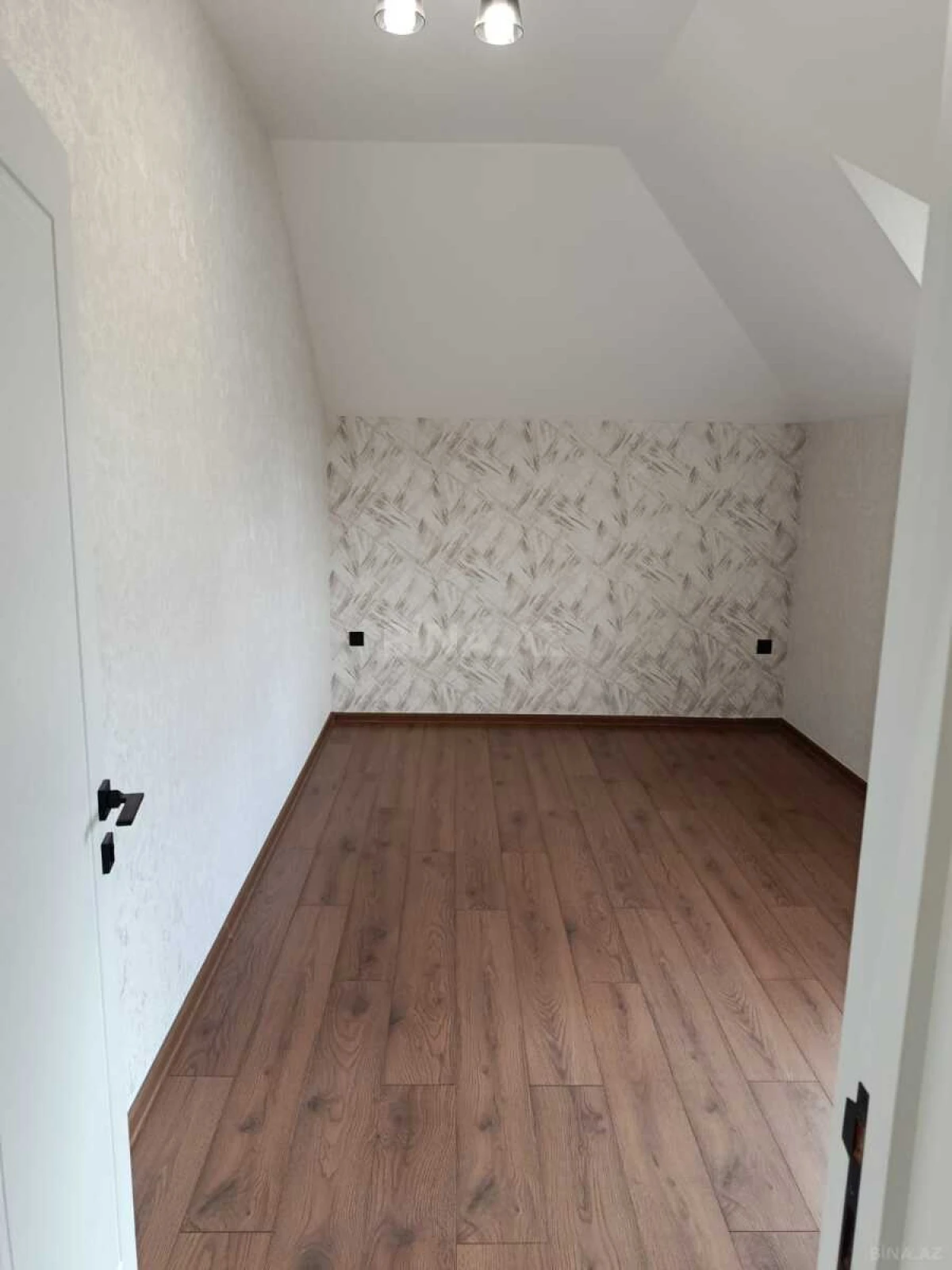 Satılır 4 otaqlı həyət evi 190 m²