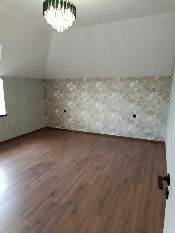 Satılır 4 otaqlı həyət evi 190 m²