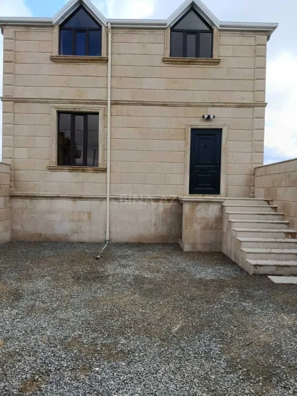 Satılır 4 otaqlı həyət evi 190 m²
