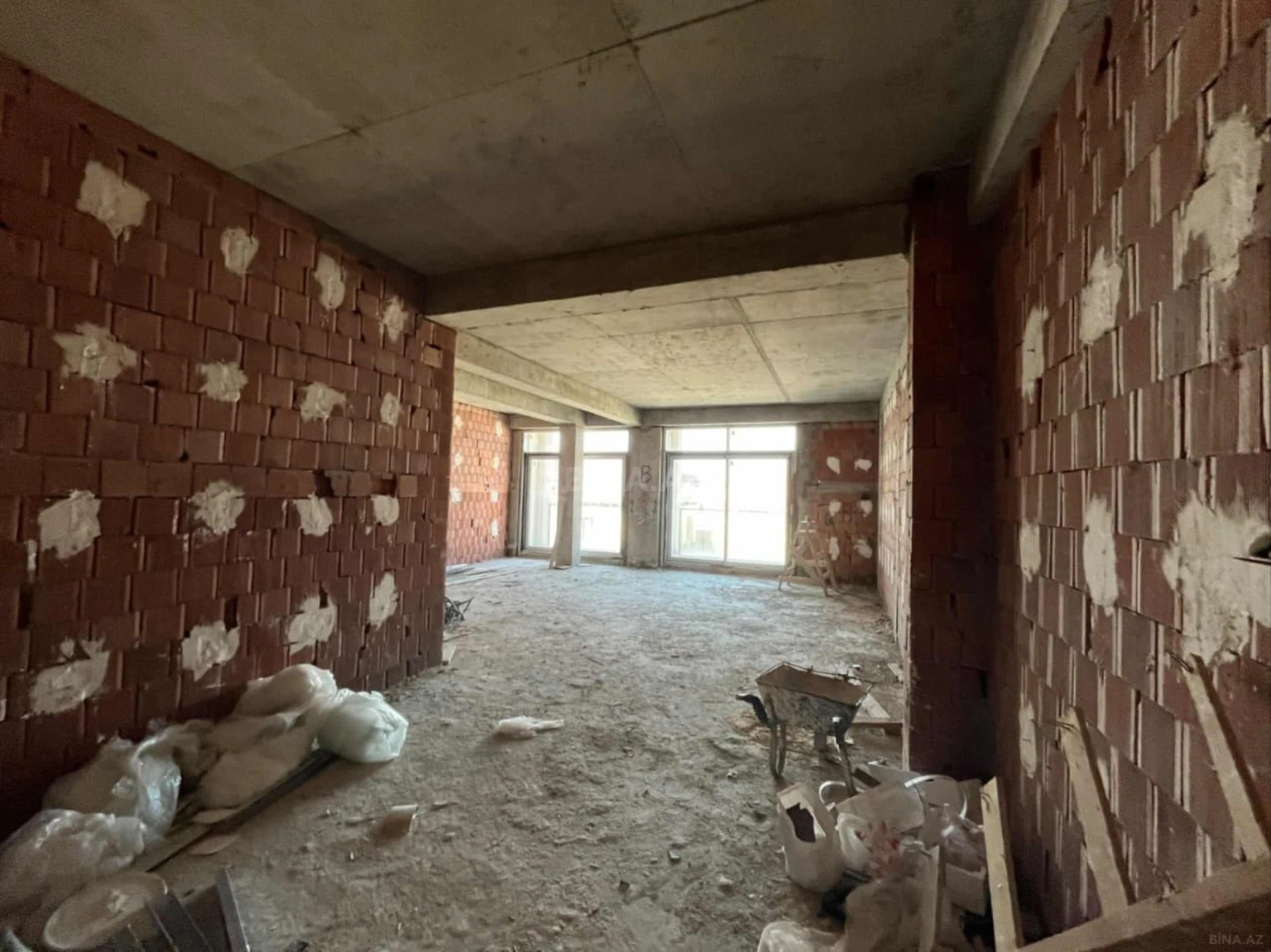 Satılır 2 otaqlı mənzil 86.5 m²