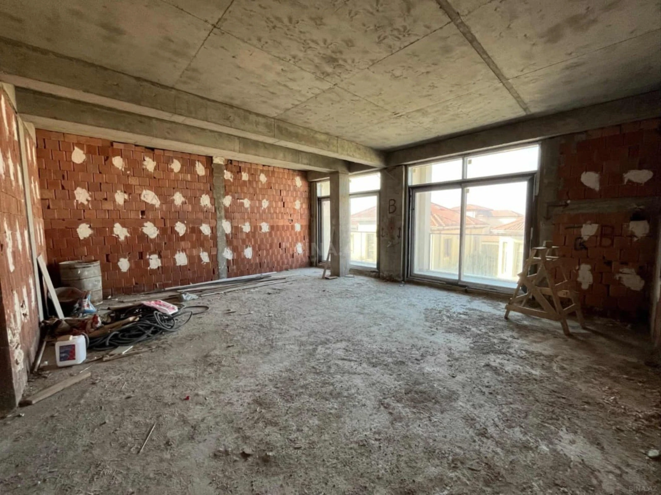 Satılır 2 otaqlı mənzil 86.5 m²