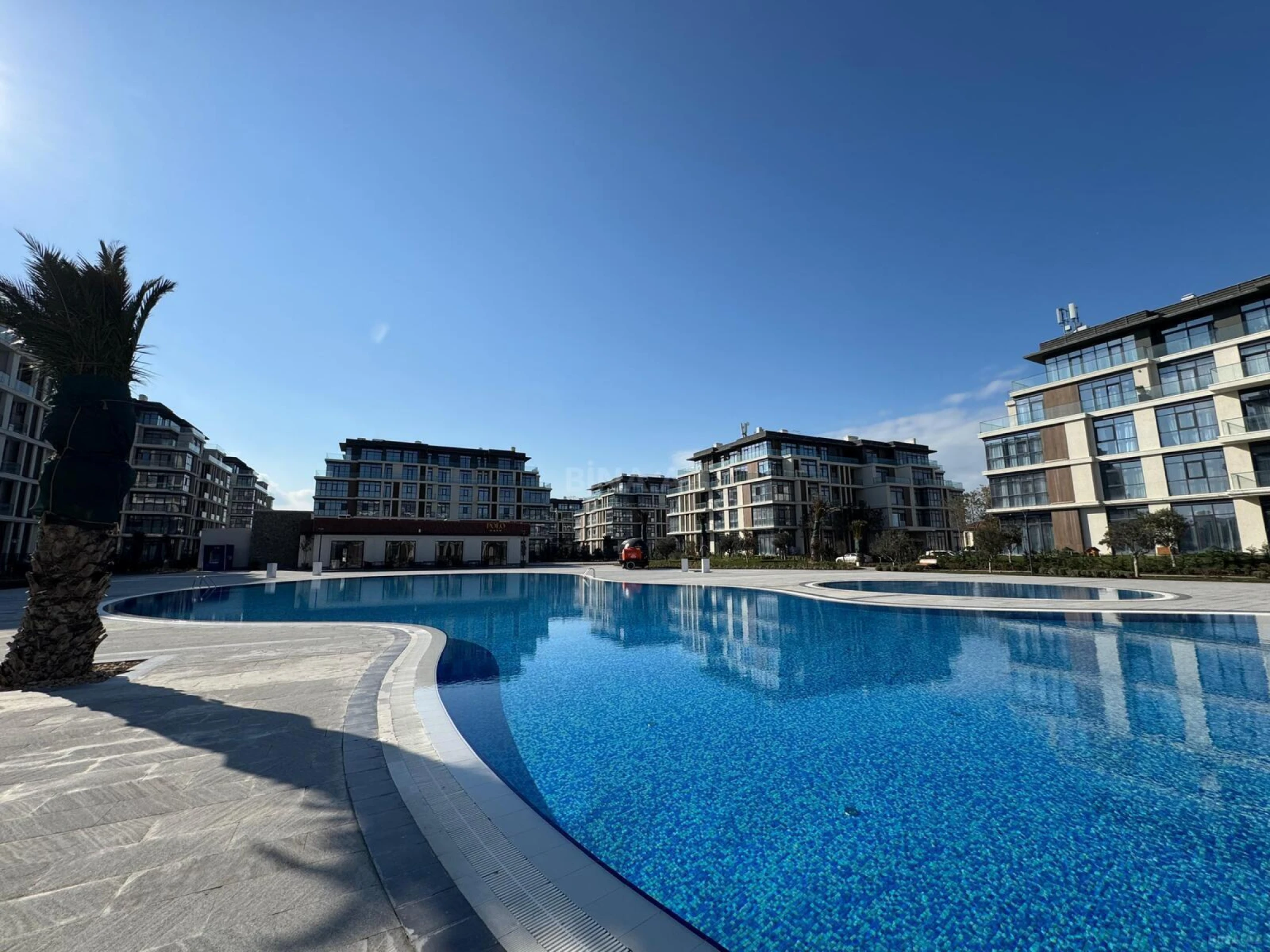 Satılır 2 otaqlı mənzil 86.5 m²
