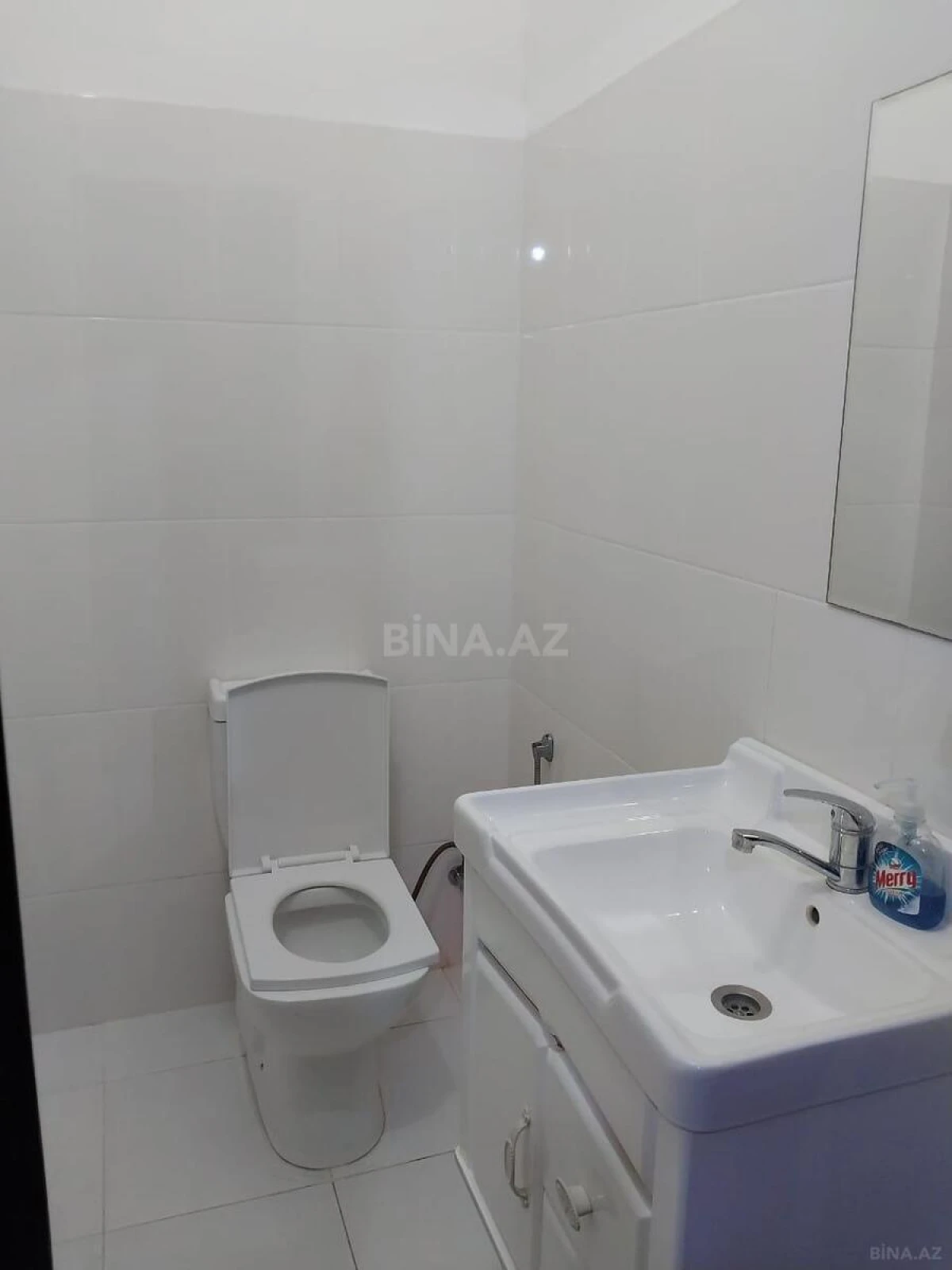 Kirayə verilir 2 otaqlı mənzil 80 m²