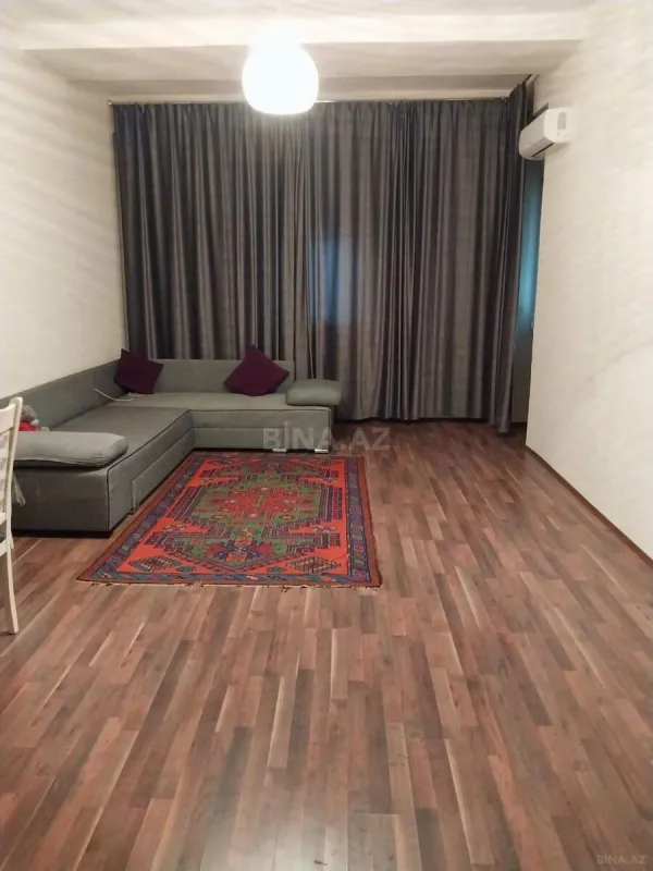 Kirayə verilir 2 otaqlı mənzil 80 m²