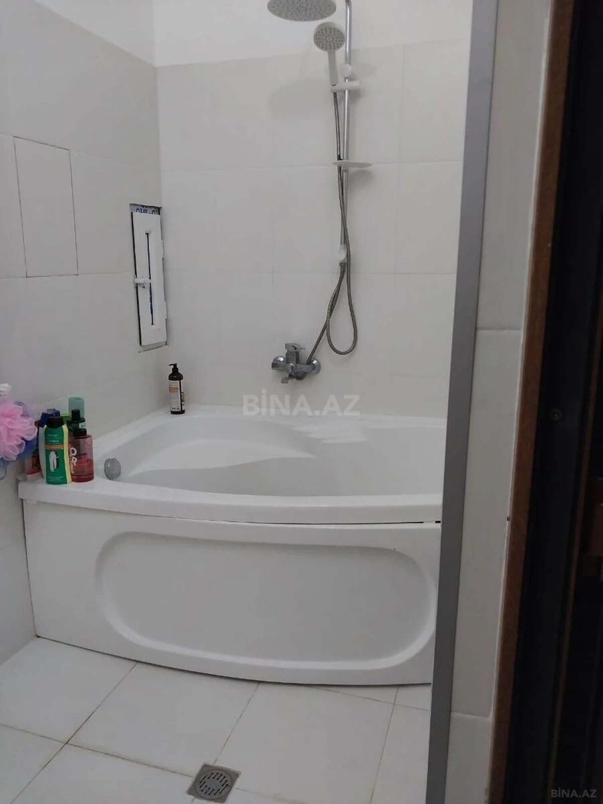 Kirayə verilir 2 otaqlı mənzil 80 m²