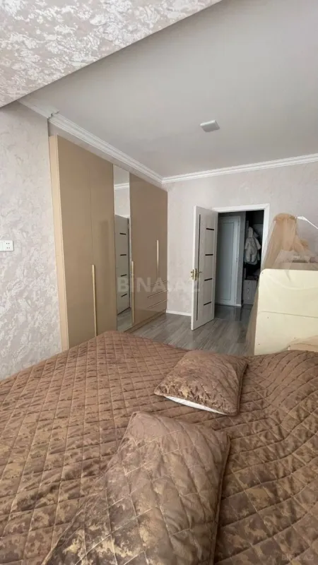 Satılır 4 otaqlı mənzil 84.5 m²