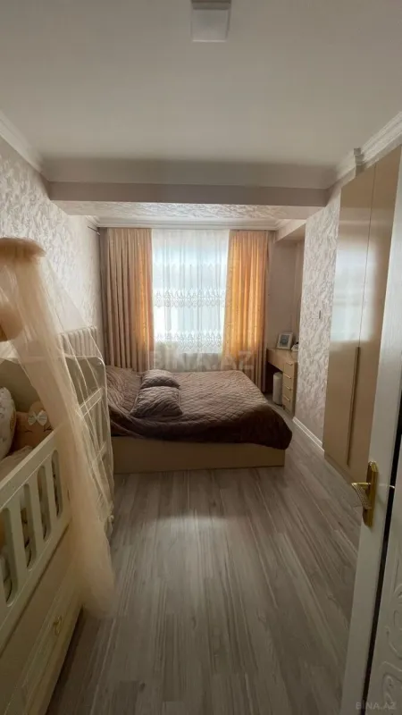 Satılır 4 otaqlı mənzil 84.5 m²