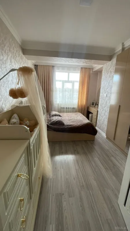 Satılır 4 otaqlı mənzil 84.5 m²