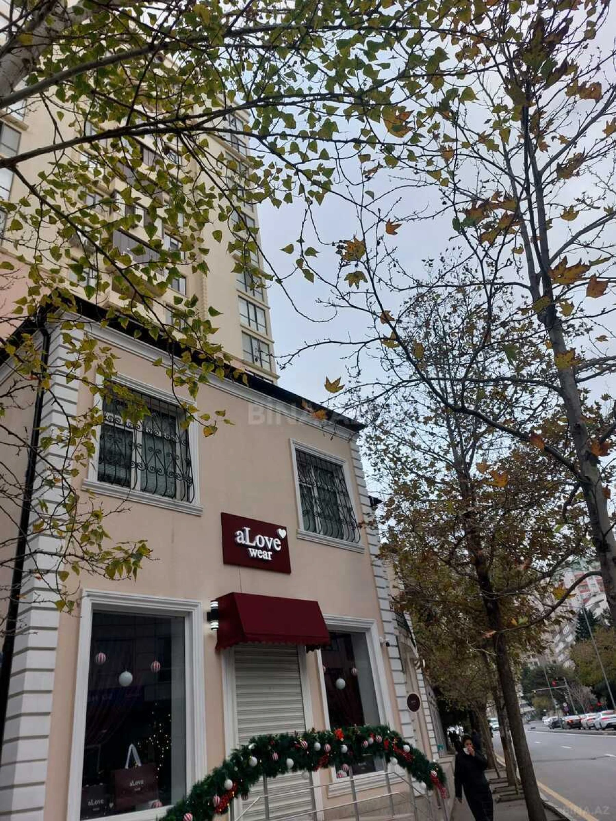 Satılır 4 otaqlı mənzil 170 m²