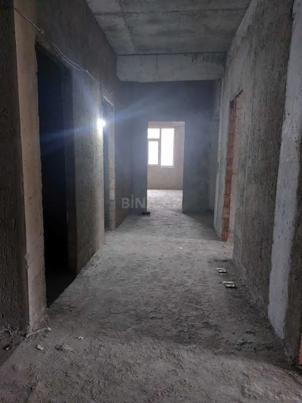 Satılır 4 otaqlı mənzil 170 m²