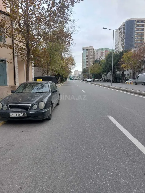 Satılır 4 otaqlı mənzil 170 m²