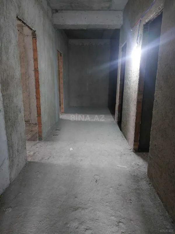 Satılır 4 otaqlı mənzil 170 m²