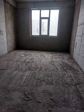 Satılır 4 otaqlı mənzil 170 m²