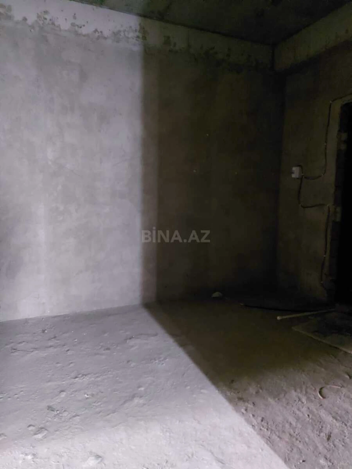 Satılır 4 otaqlı mənzil 170 m²