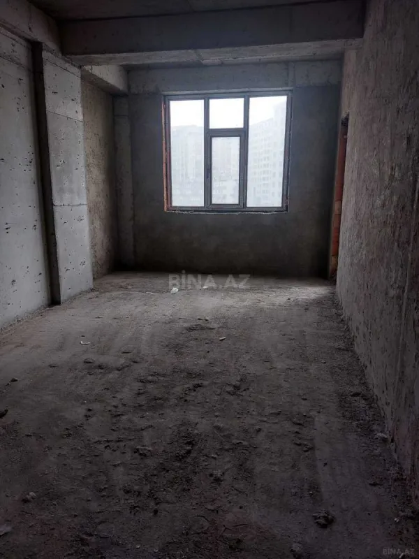 Satılır 4 otaqlı mənzil 170 m²