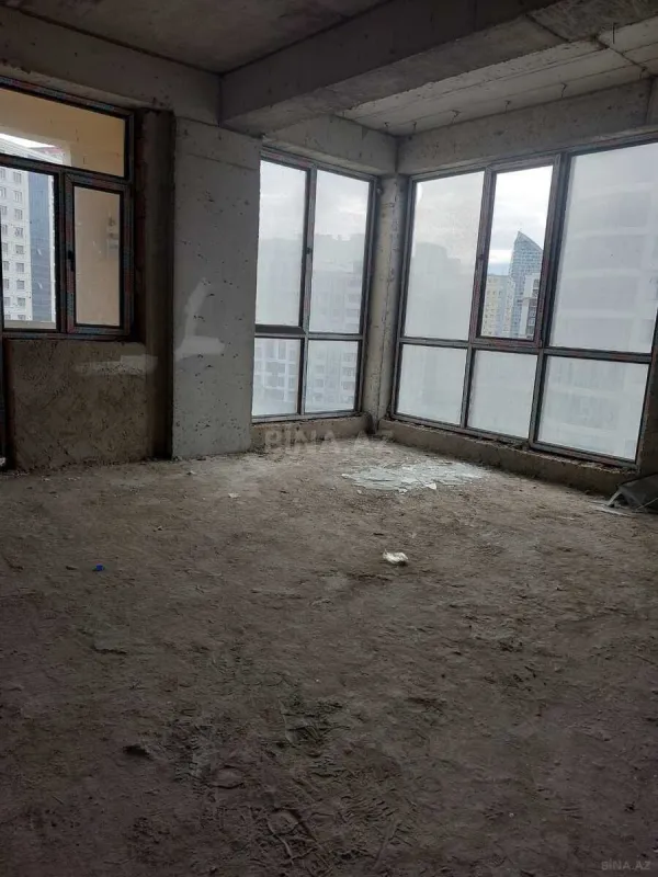 Satılır 4 otaqlı mənzil 170 m²