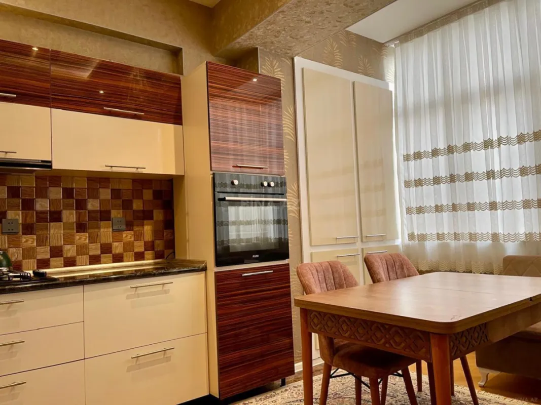 Kirayə verilir 3 otaqlı mənzil 100 m²