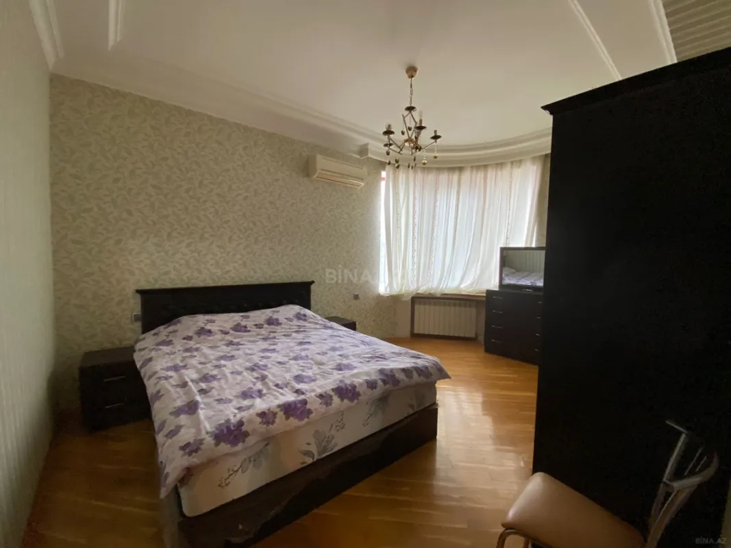 Satılır 3 otaqlı mənzil 115 m²