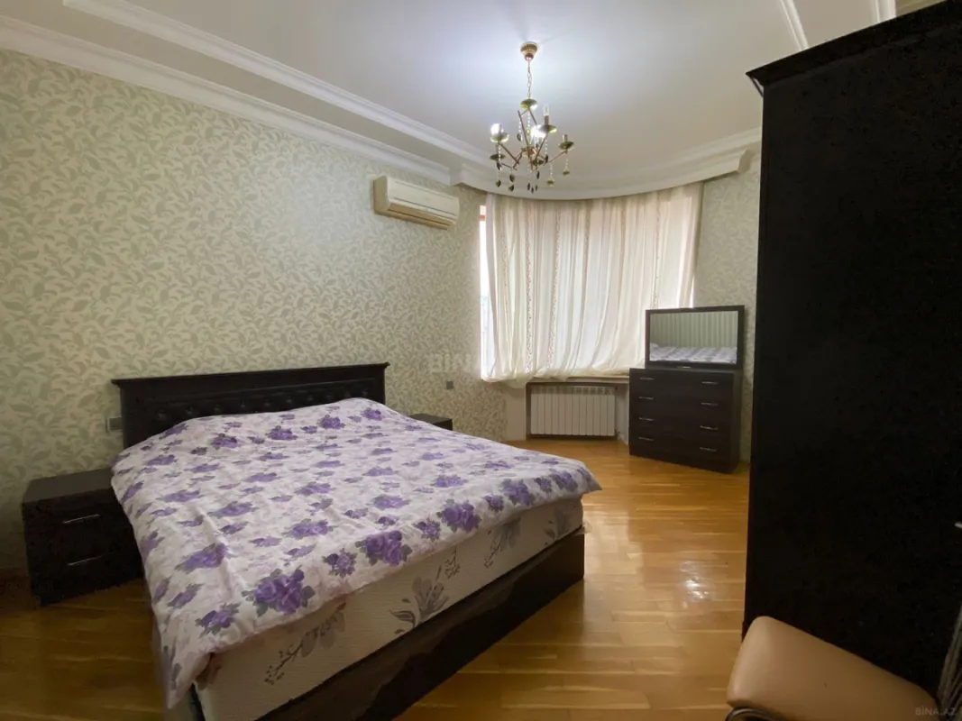 Satılır 3 otaqlı mənzil 115 m²