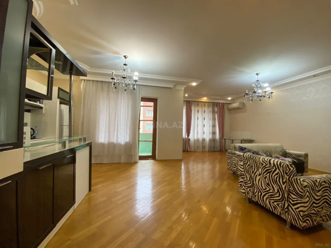 Satılır 3 otaqlı mənzil 115 m²